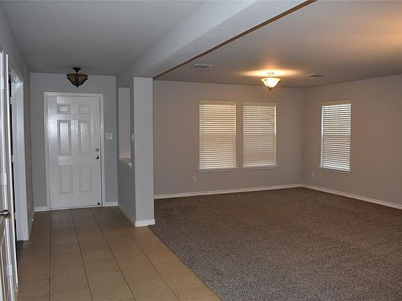 2nd image of 641 Trillium Ln