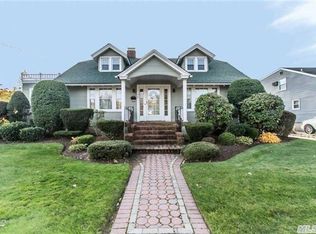 463 S Wellwood Ave, Lindenhurst, NY 11757