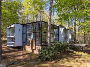 4 Jefferson Run Rd, Great Falls, VA 22066