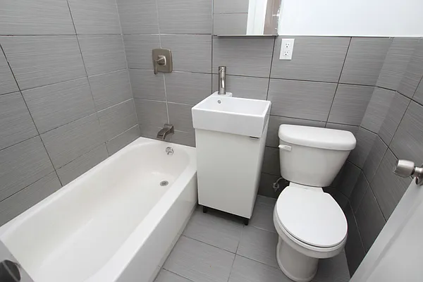 Rented by Nooklyn NYC LLC | media 18