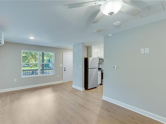 5th image of 710 Jesse Jewell Parkways Se Corner Level 2 #200