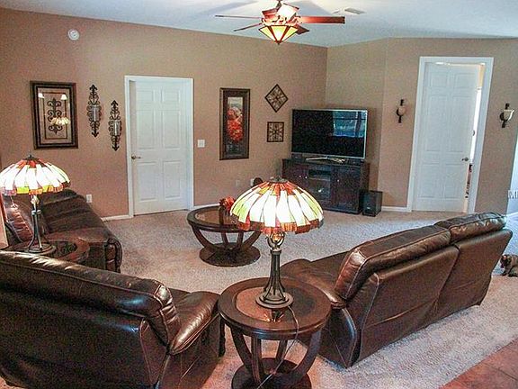 3rd image of 403 Hamlet Ct