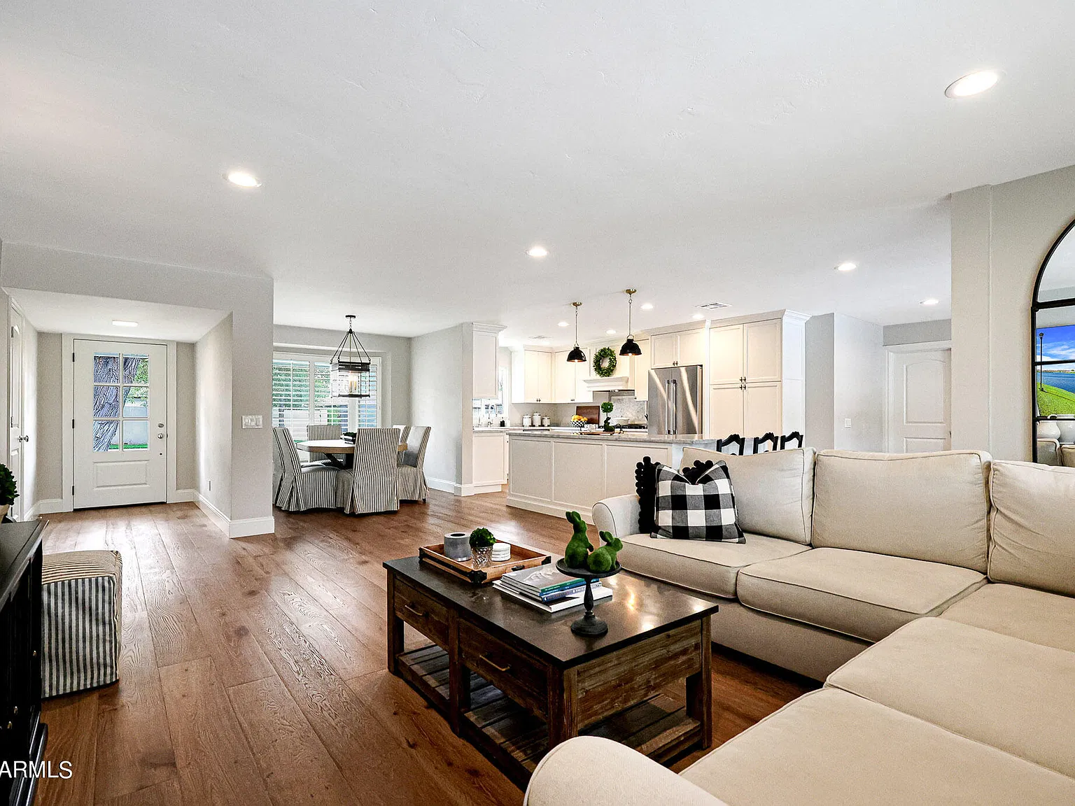 3 bed, 2.0 bath, 1996 sqft, $6,200 — Photo 4