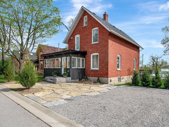 45 Oak St, Kawartha Lakes, ON K0M 1N0