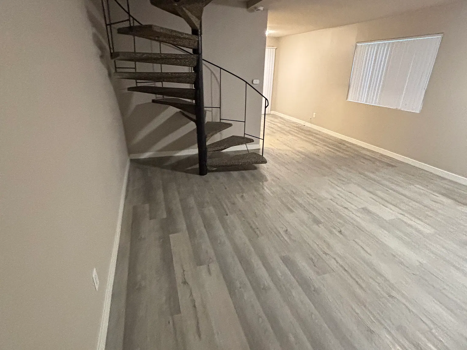 2 bed, 1000 sqft, $2,450 — Photo 2