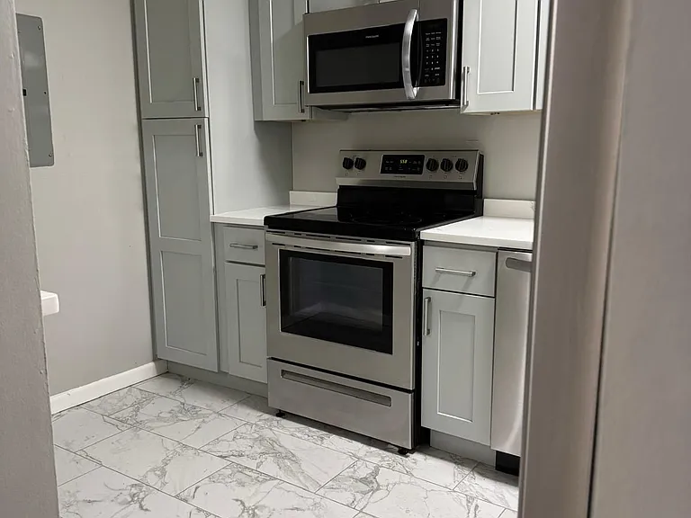 121 Cluff Crossing Rd #11 — Photo 10