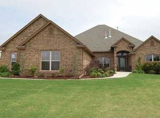 3504 Churchill Rd, Moore, OK 73165