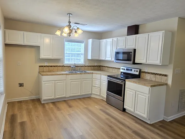 743 County Road 165, Prattville, AL 36067