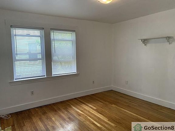 5th image of 47 Lawn Ave