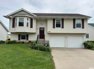 1122 17th Ave, Silvis, IL 61282