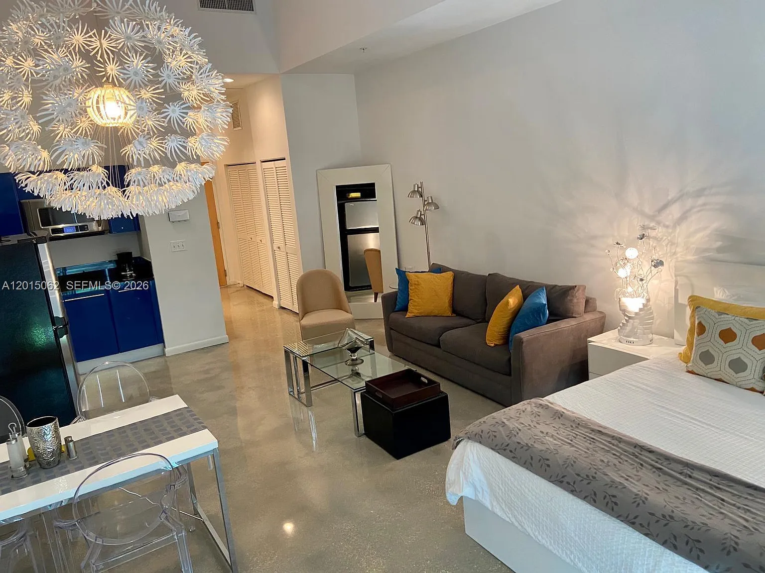 Vizcayne South Condo — Photo 1