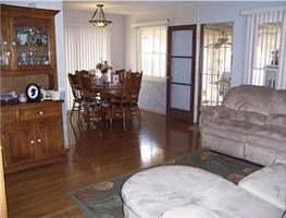 3rd image of 1542 Lark Ellen Ave