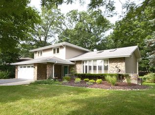 2102 Linden Ln, Palatine, IL 60067