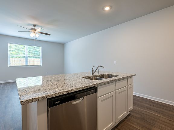 5th image of 3422 Firestone Dr
