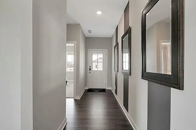 5 bed, 2880 sqft, $2,790 — Photo 2