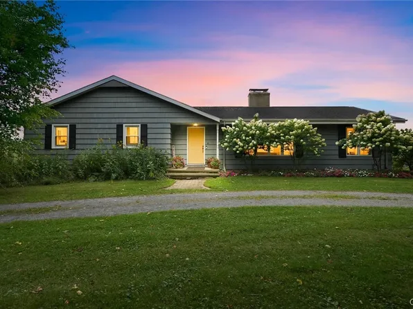 4676 South Rd, Cazenovia, NY 13035