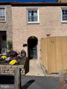 65 Wedge Ln, Reading, PA, 19607