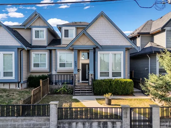 907 Harris Ave, Coquitlam, BC V3K 1S2