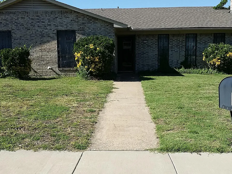 2115 Blossom Ln