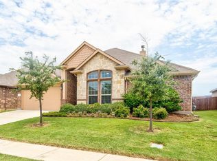37 Auburn Dr, Edgecliff Village, TX 76134