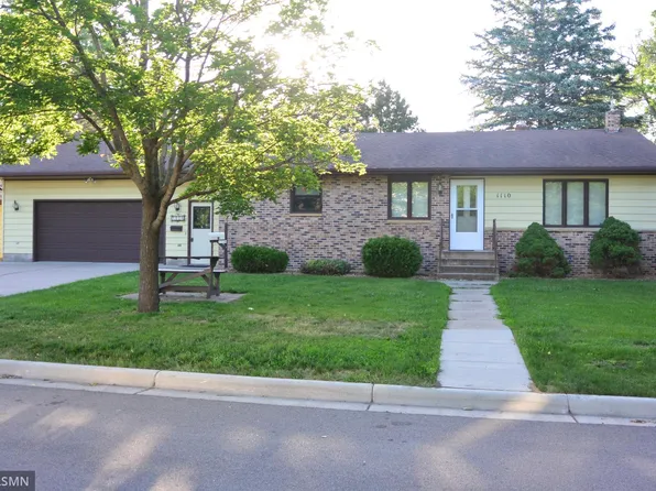 1110 McLeod Ave N, Glencoe, MN 55336