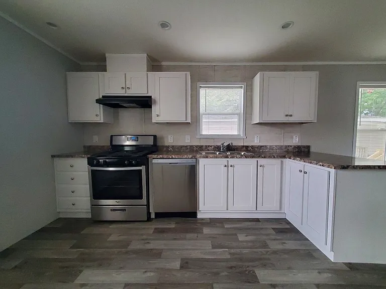 Groveland Manor — Photo 49