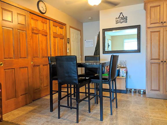 3rd image of 1813 Summit Ave