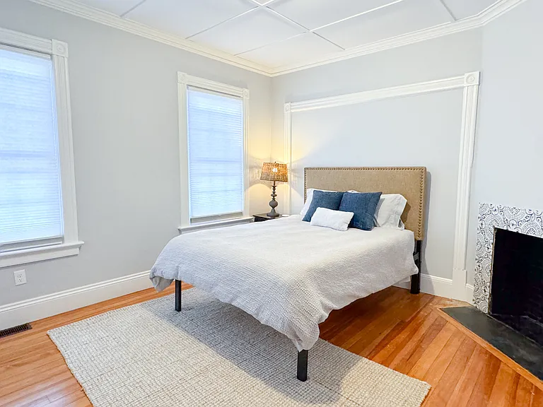 12 Lincoln St #1 — Photo 4