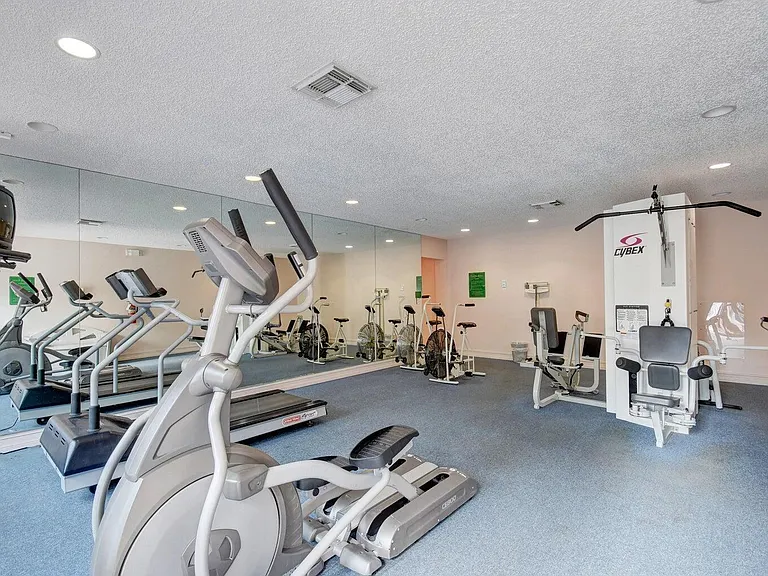 11 Royal Palm Way #1040 — Photo 32