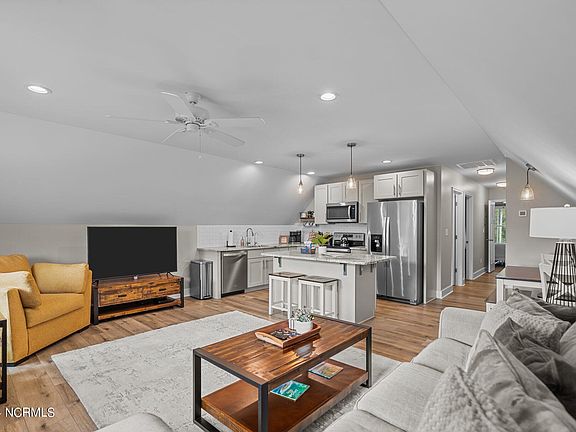 5th image of 2463 Hoover Road