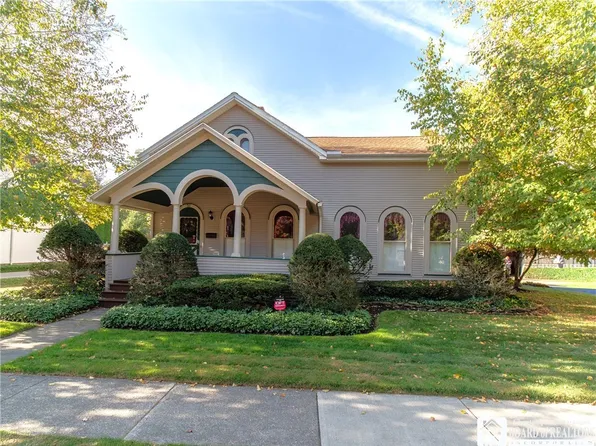 31 Liberty St, Fredonia, NY 14063