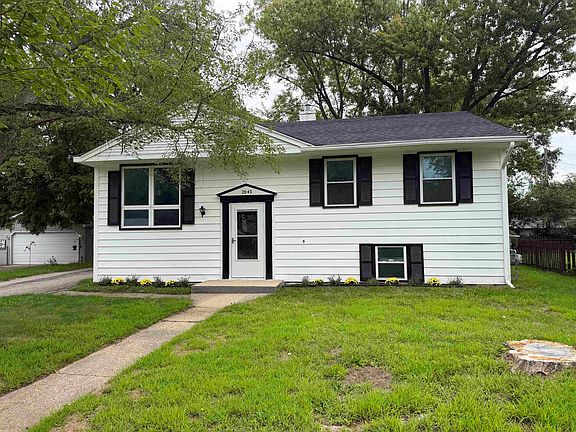 2nd image of 2043 Linway Dr