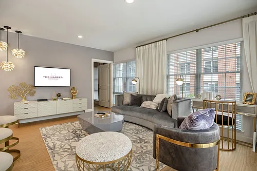 120 Park Plaza Dr Photo 1
