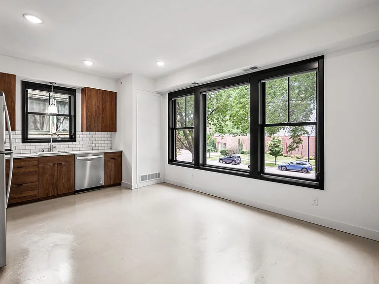 Laurel Apartments — Photo 50