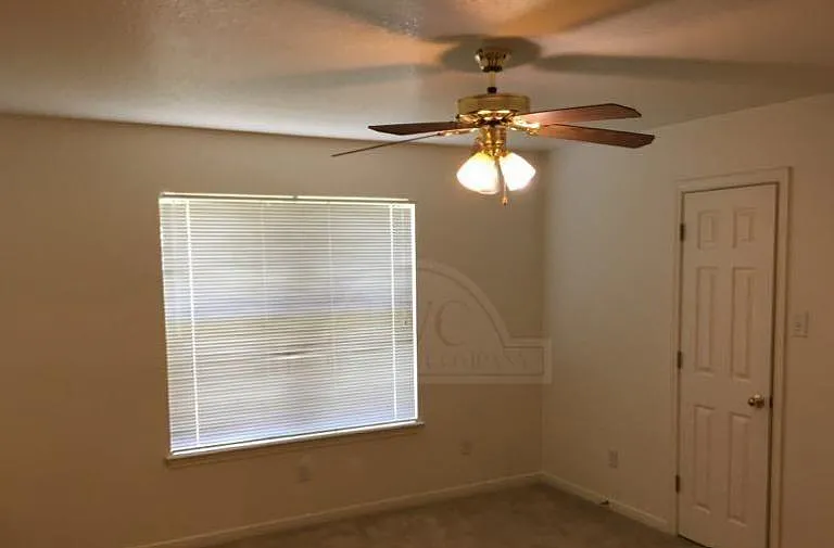 4211 Thunder Creek Dr — Photo 4