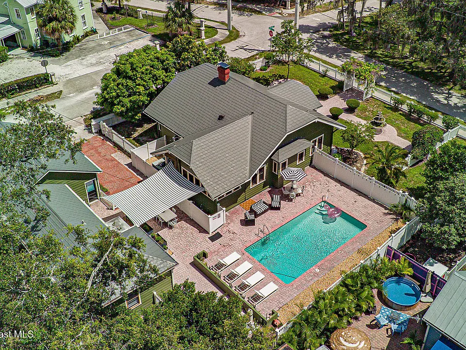 1296 Highland Ave