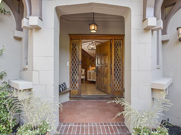 3rd image of 2737 Claremont Blvd