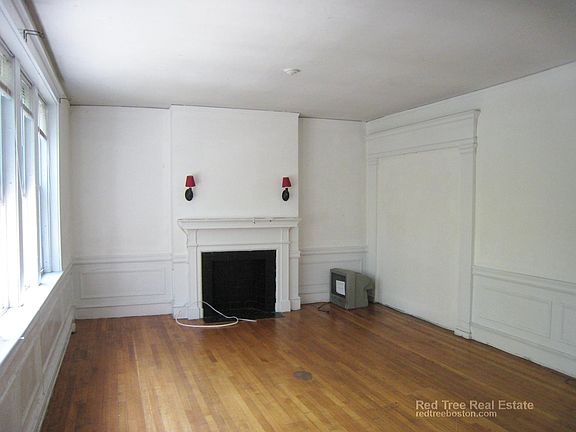 3rd image of 350 Saint Paul St #3