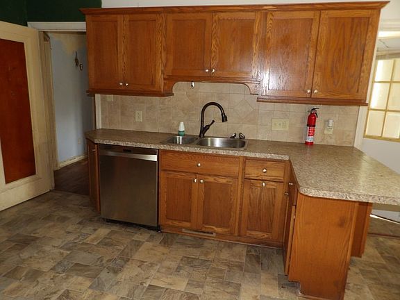 2nd image of 4267 Matthews Rd