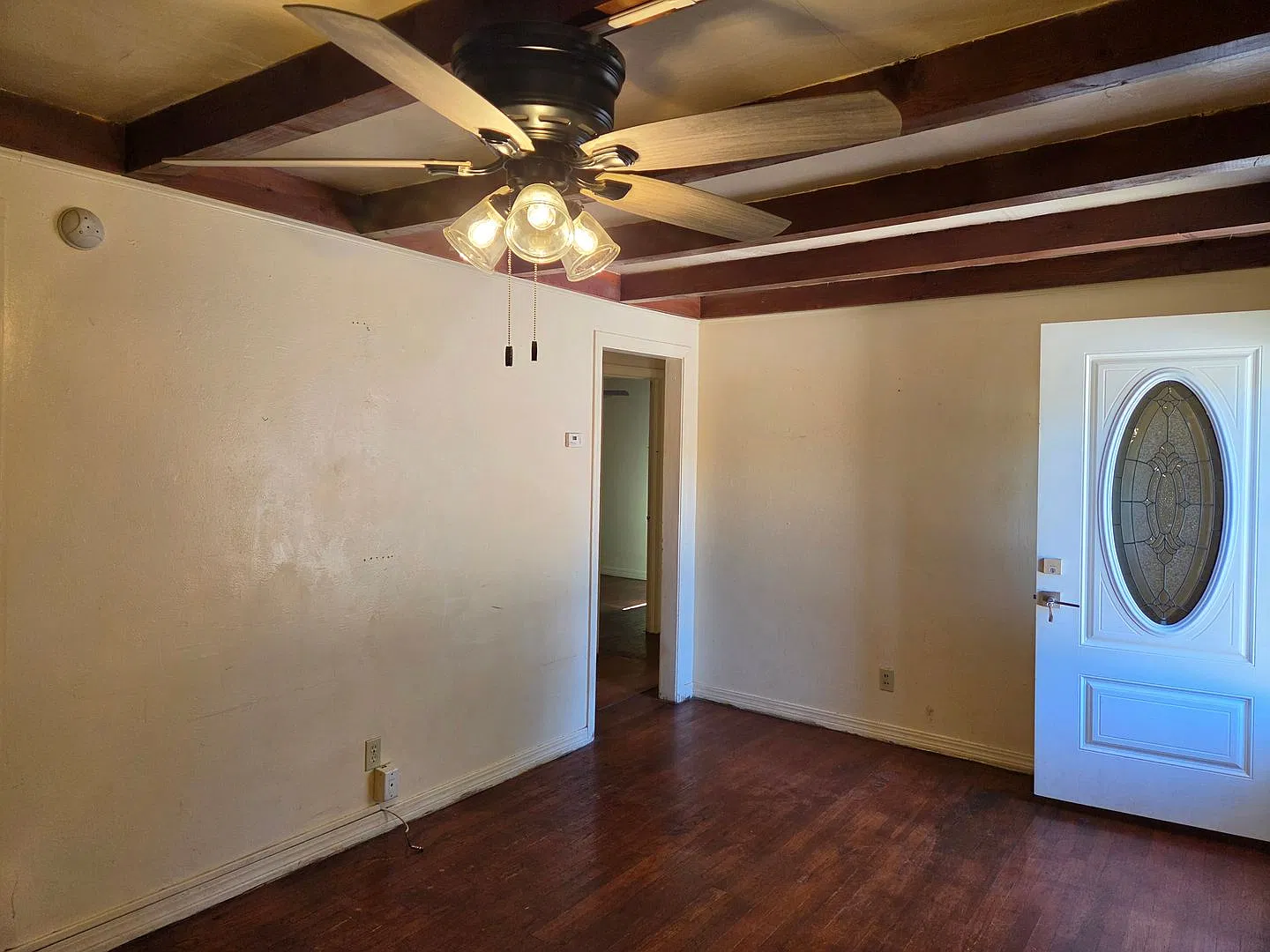 Three Bedroom Pet Friendly Home! — Photo 3