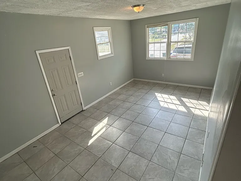 5222 Longbranch Dr — Photo 5
