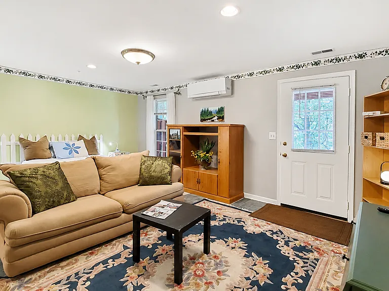 647 Lucky Leaf Cir #B — Photo 7