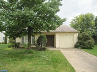 55 Lake View Ter, Columbus, NJ 08022