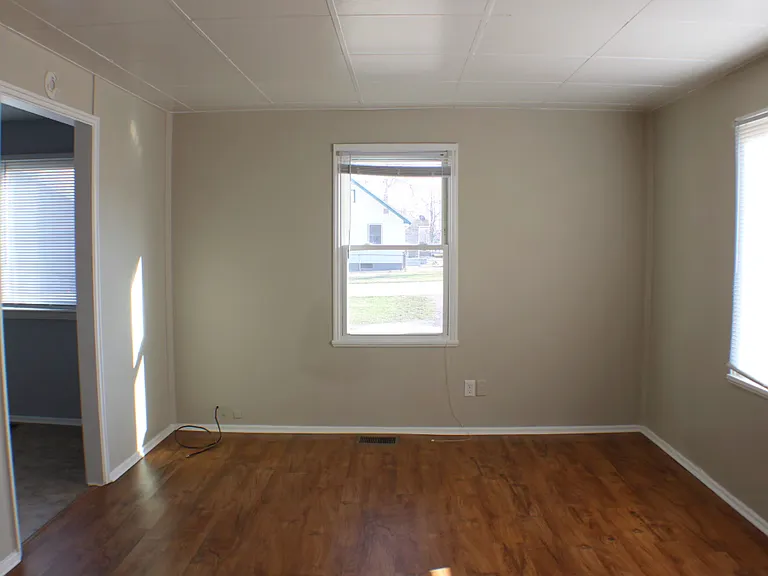 3502 N Sterling Ave — Photo 4