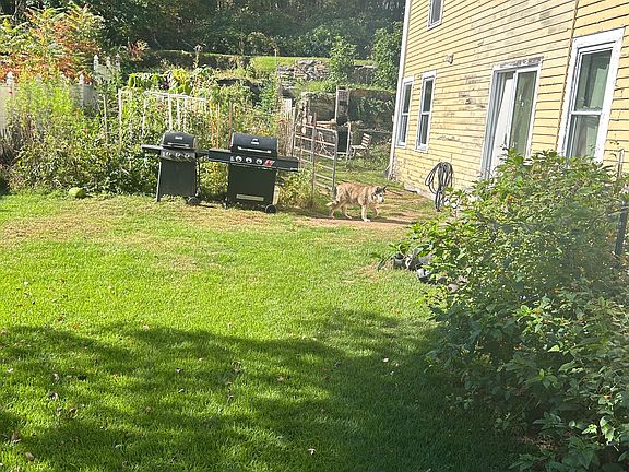 Lower Terrace Yard (Fenced-in Yard and Community Garden)