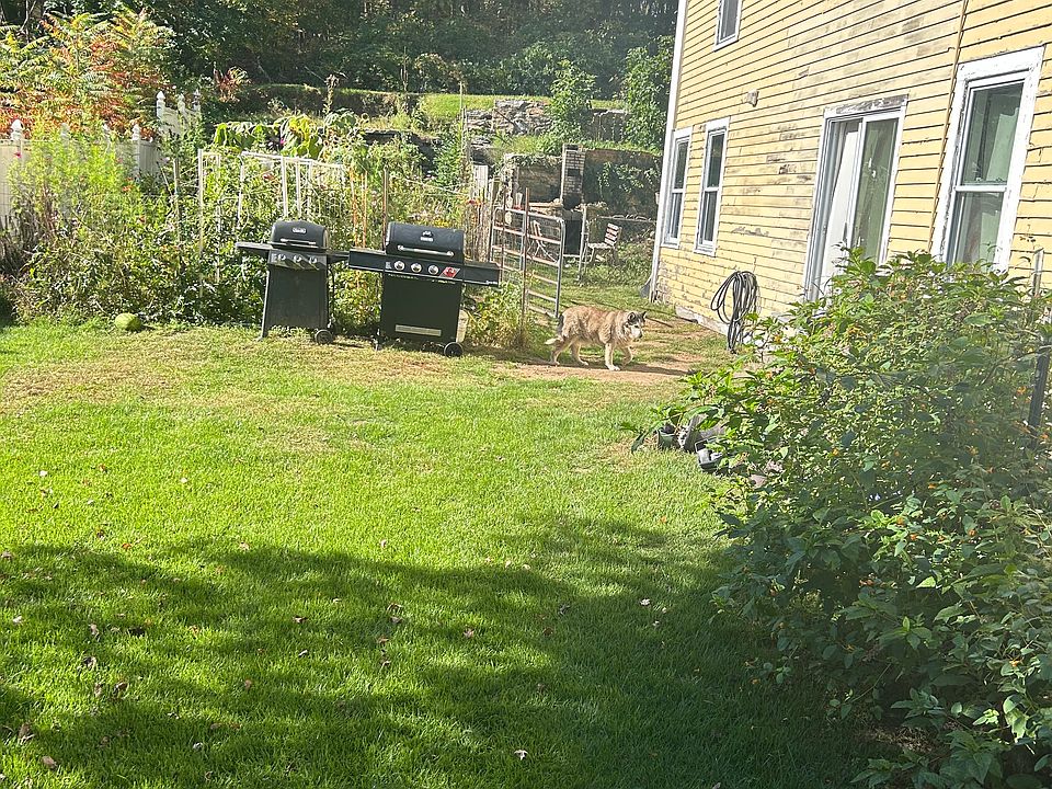 Lower Terrace Yard (Fenced-in Yard and Community Garden)