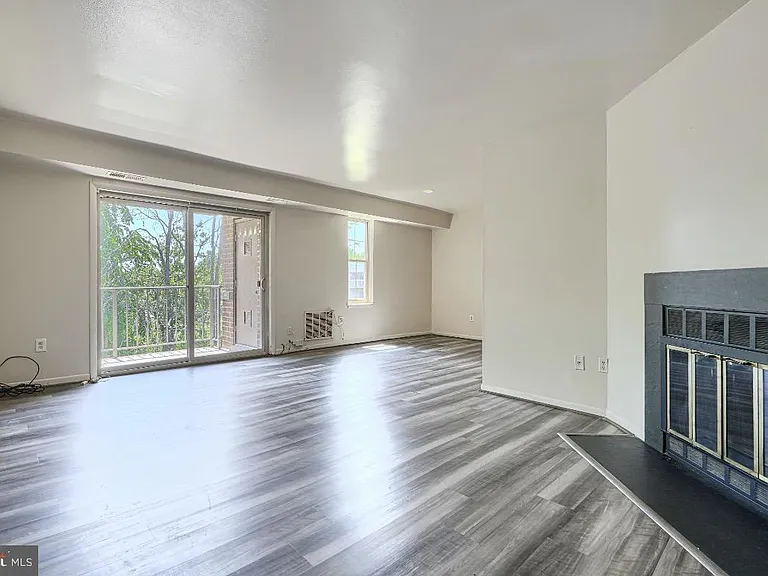14 Mountbatten Ct — Photo 5