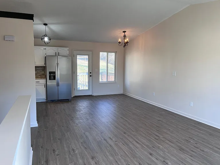 3583 Mitten Dr — Photo 8