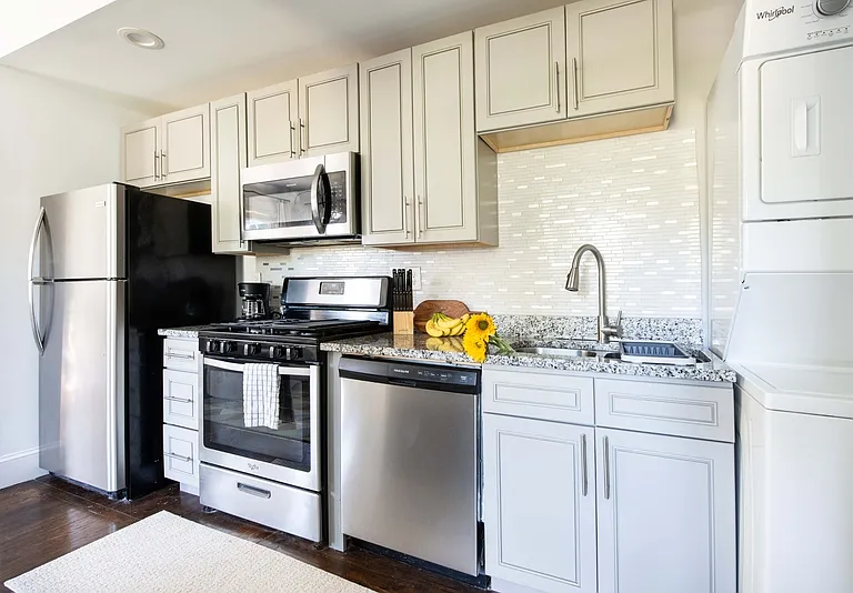 1351 Oxford Rd NE #4 — Photo 8
