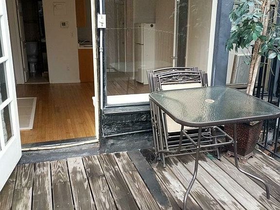 4th image of 833 Lexington Ave #3B